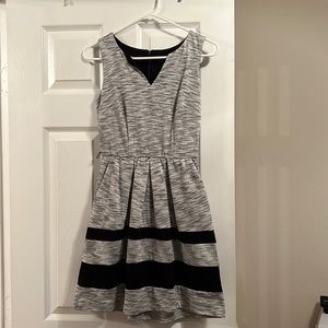 Sleeveless grey and black dress